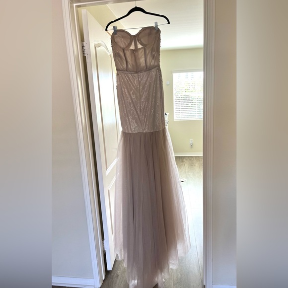 NEW Wedding Formal special occasion gown/dress with crystals - Picture 4 of 10